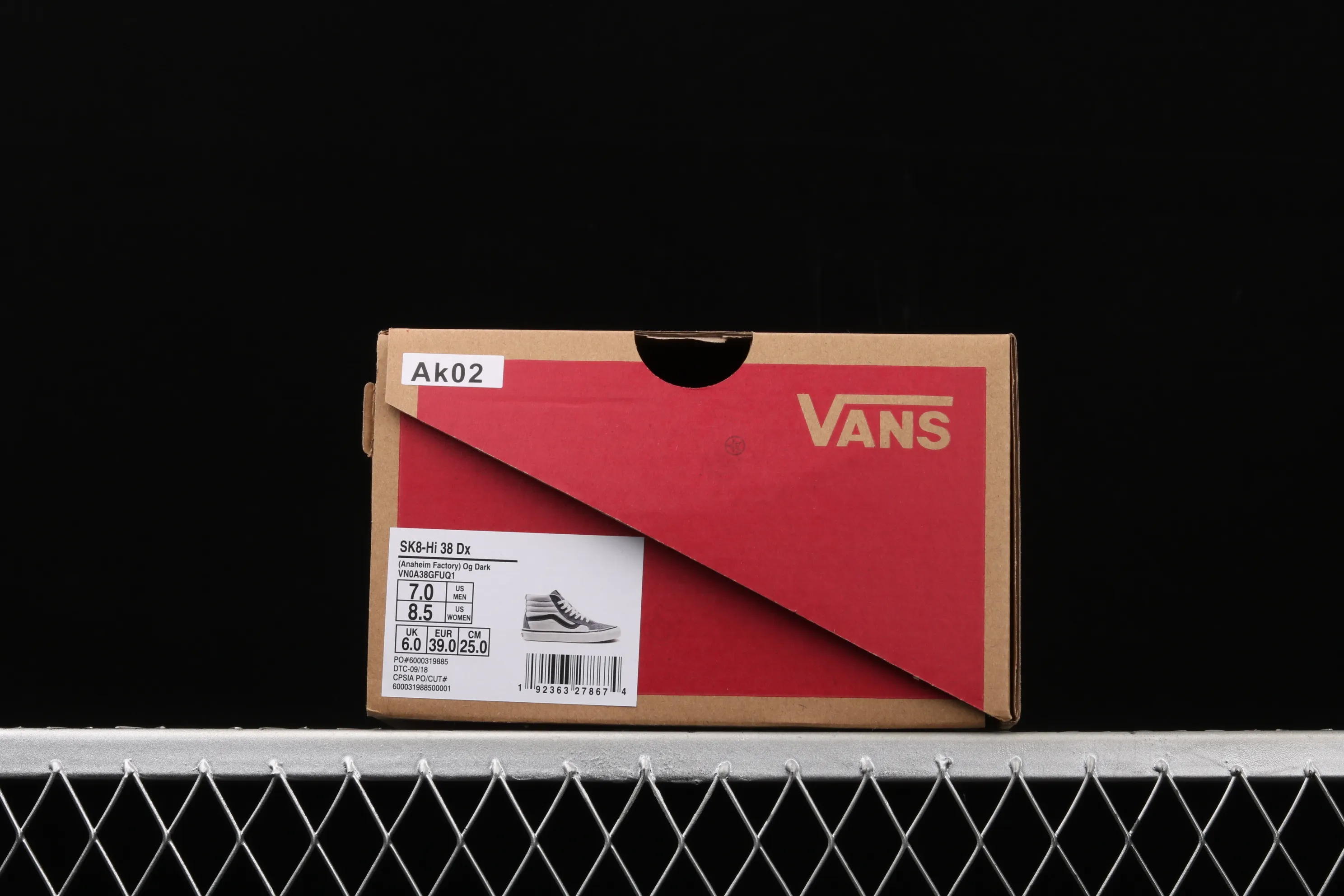 All categories Vans Vans series Vans Hi Vans high-top plus velvet Vans Sk8-Hi Anaheim autumn and winter plus velvet series high-top casual sneakers VN0A38GFUQ1